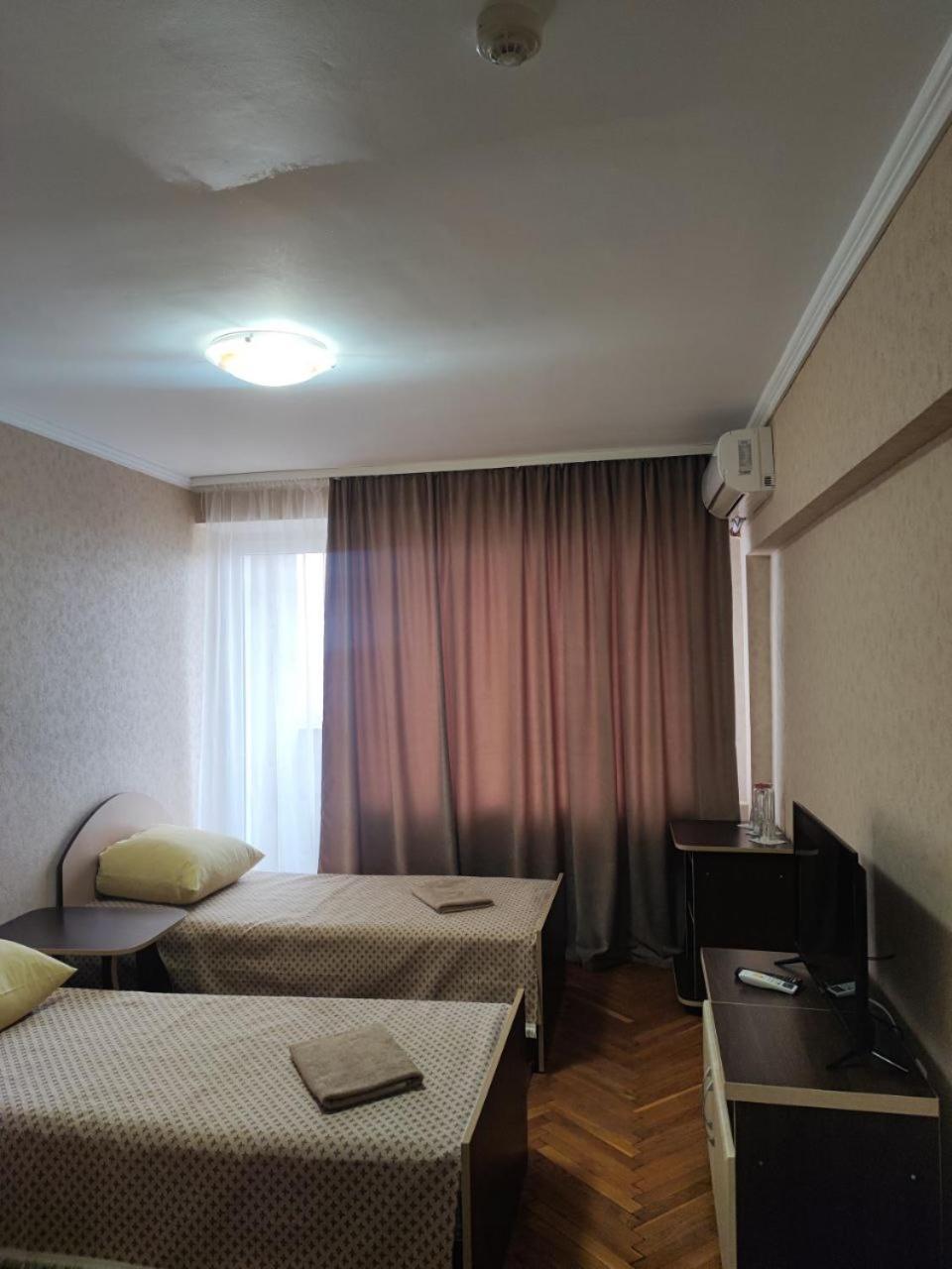 Hotel Prietenia Bender Екстериор снимка