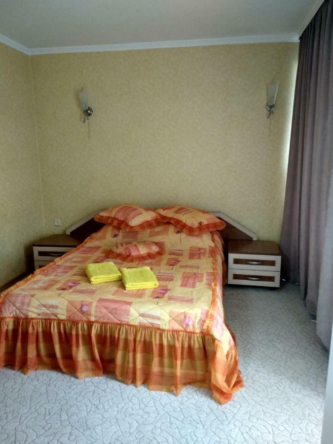 Hotel Prietenia Bender Екстериор снимка